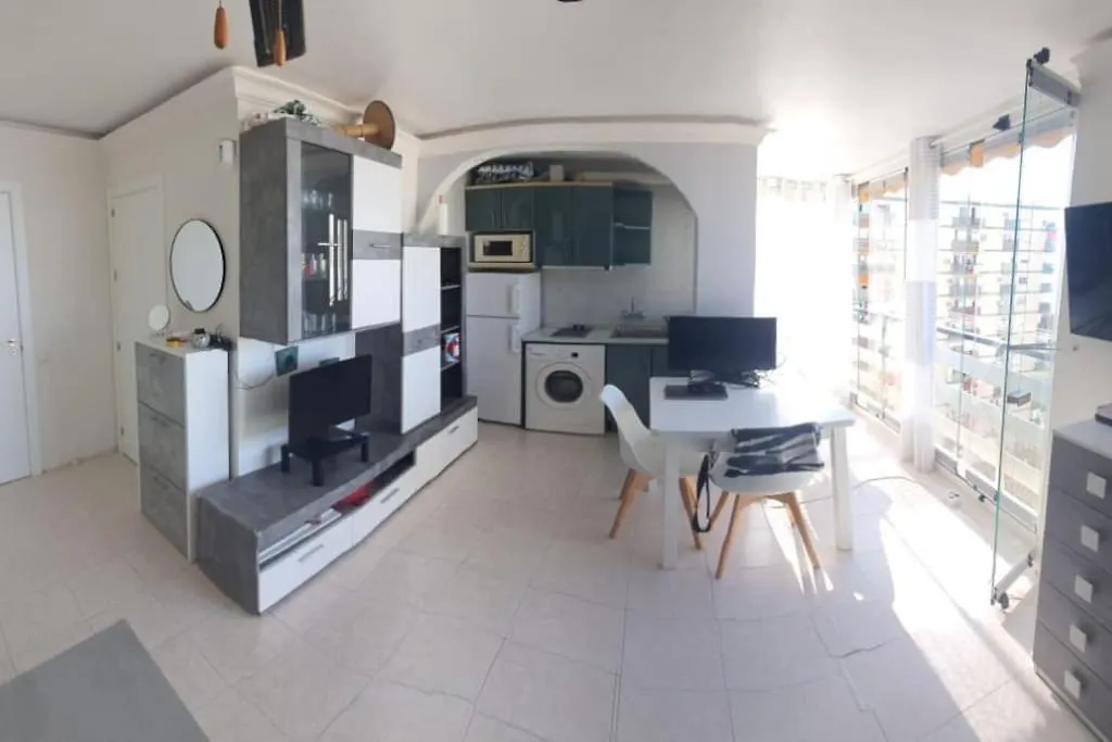 Apartamento Con Terraza A Pie De Playa بينالماذينا 0*,